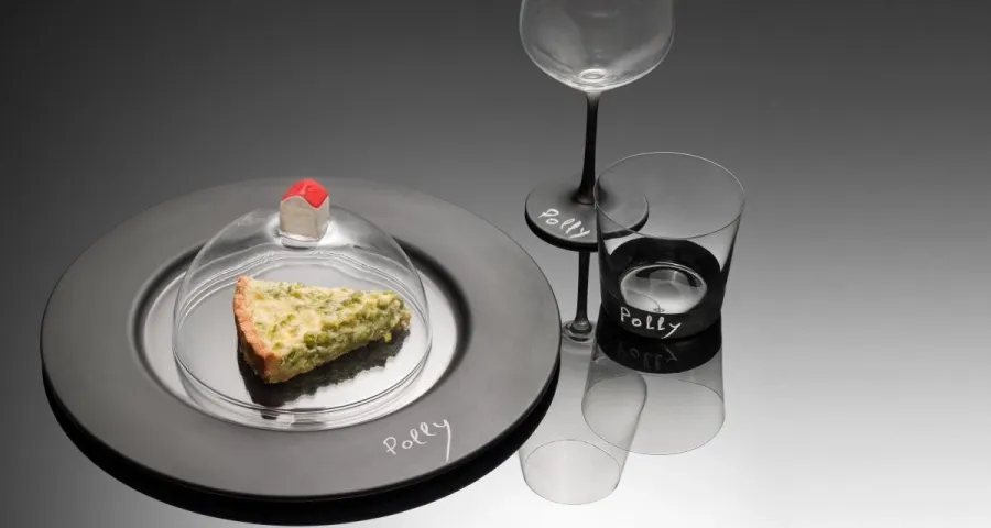 obrazek 2 Wyjątkowy zestaw 6 kieliszków do czerwonego wina z czarnym trzonem i stopą – IVV