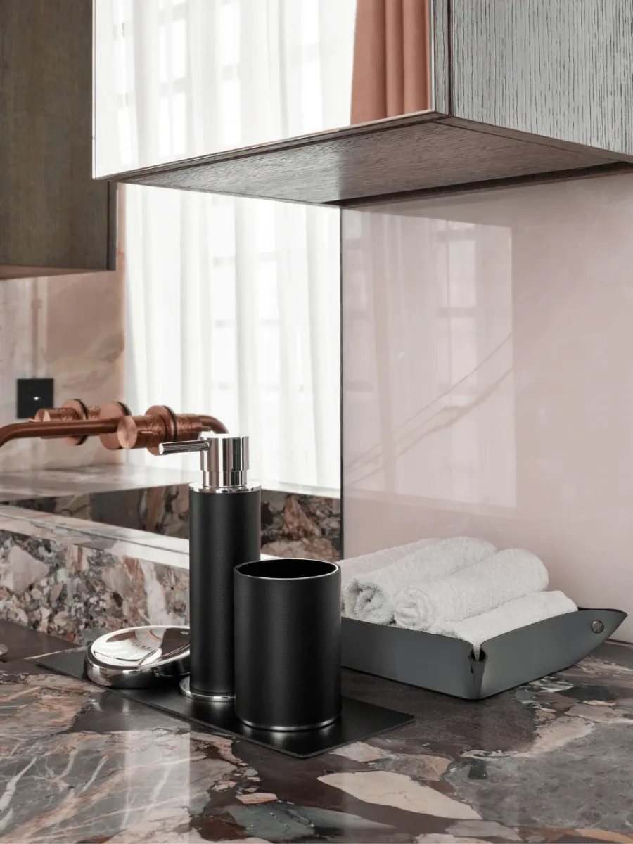 obrazek 2 Skórzana tacka na drobiazgi 20x14хH5 w kolorze czarnym