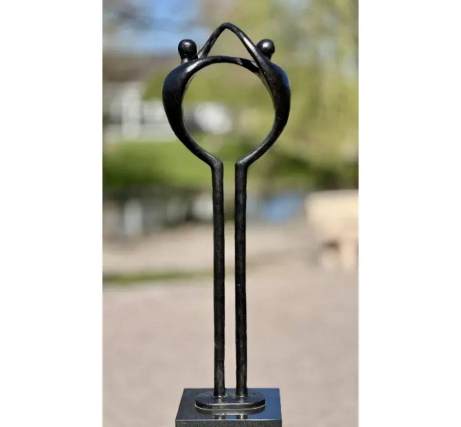 obrazek 2 Gustowna rzeźba "Od osoby do osoby" - idealna ozdoba twojego ogrodu