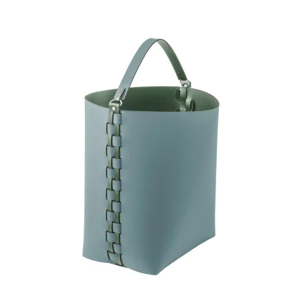 Zdjęcie Elegancki skórzany koszyk Helena 35x30xH45 cm w kolorze pastelowego błękitu