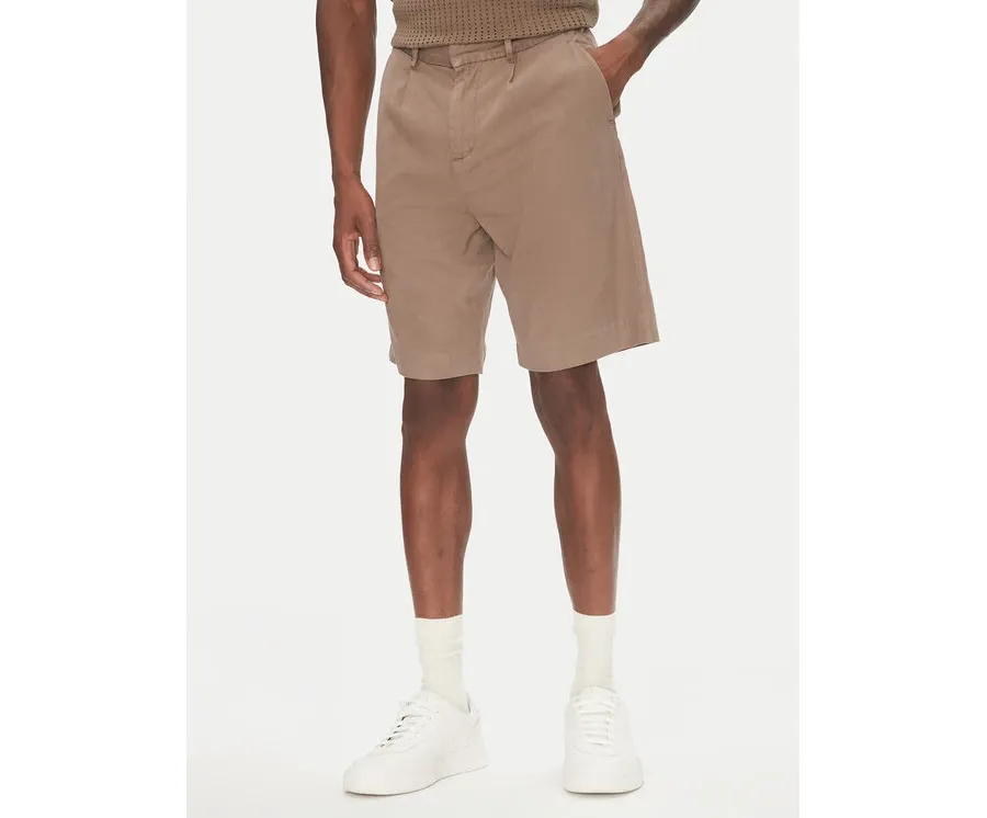 obrazek 1 Lindbergh Szorty materiałowe 30-505054 Beżowy Wide Fit