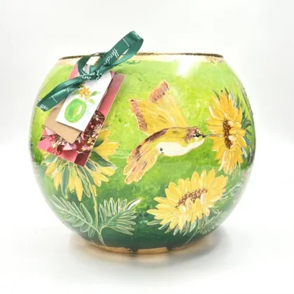 Zdjęcie Piękny wazon cebulowy ze słonecznikiem - idealny przedmiot na upominek