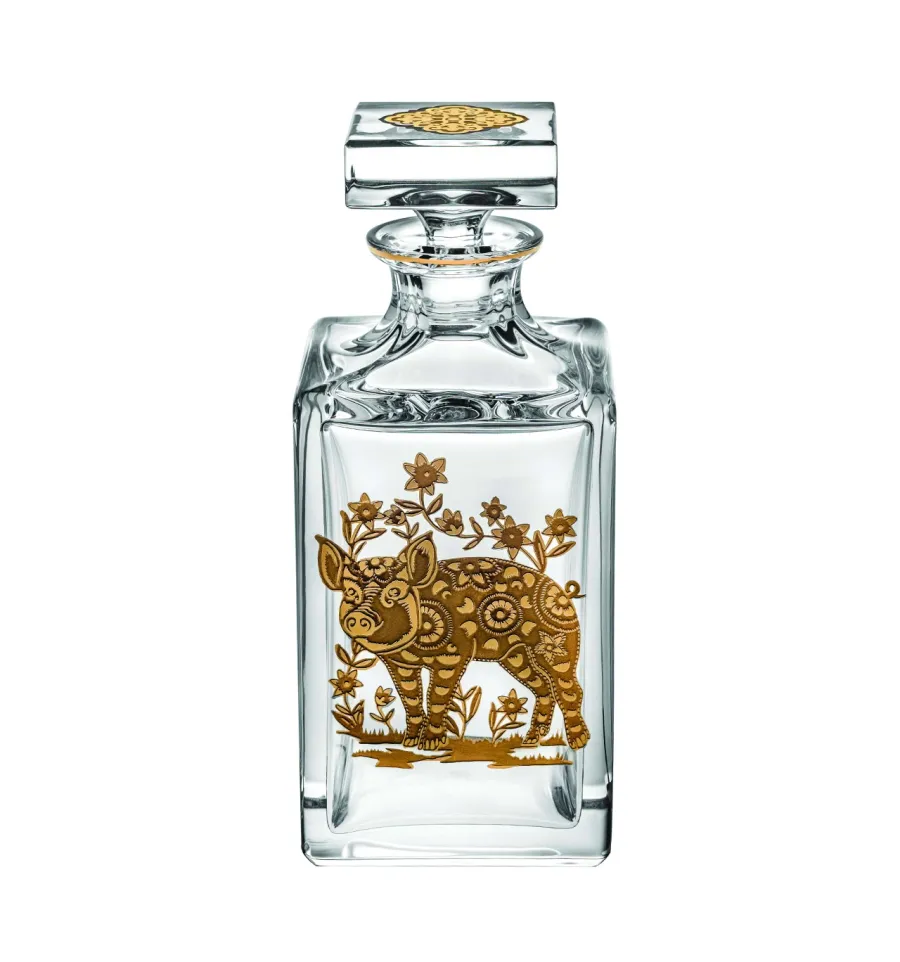 obrazek 1 Wyjątkowa kryształowa karafka do whisky Golden ze złotym ornamentem przedstawiającym świnię – Vista Alegre