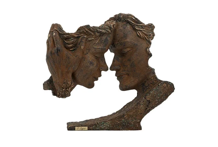 picture 4 Fantastic sculpture of two people in love