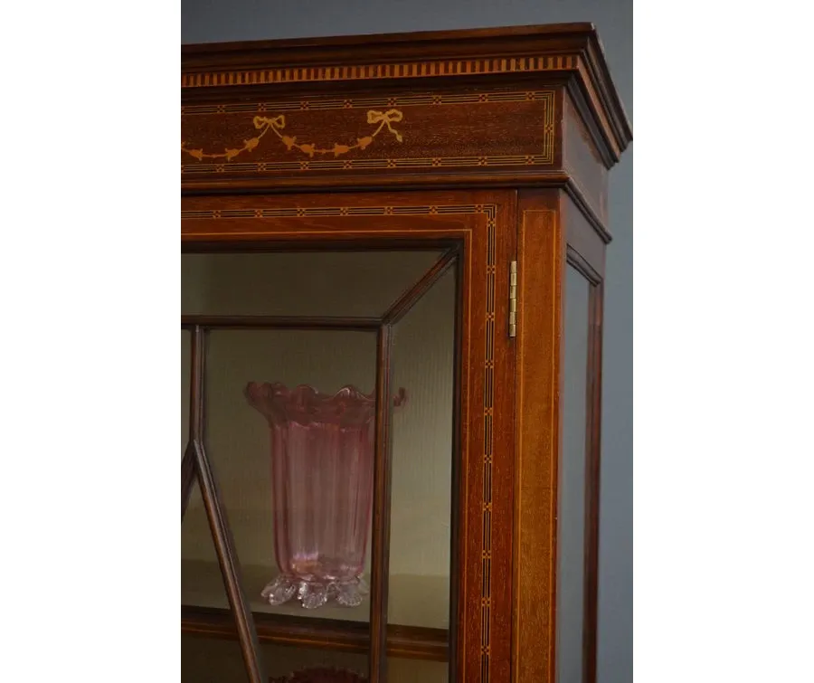 obrazek 2 Atrakcyjna edwardiańska, mahoniowa serwantka - witryna, z formowanym gzymsem