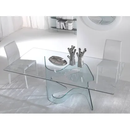 Picture Elegant glass table for a unique dining room – La Vetreria