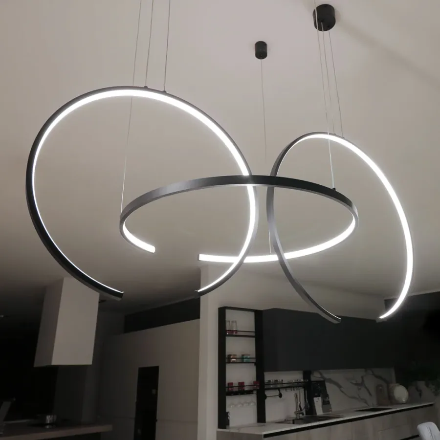 obrazek 5 Charakterystyczne oświetlenie z Włoch - czarna lampa wisząca, żyrandol Olympic
