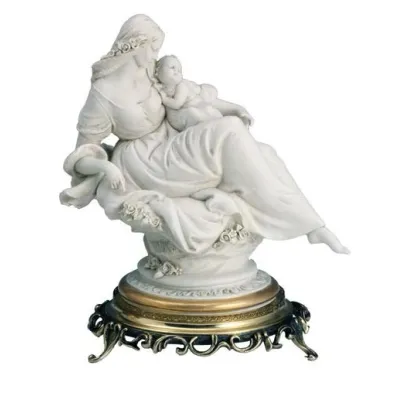 Zdjęcie Matka z dzieckiem na kolanach - porcelanowa figurka z Italii