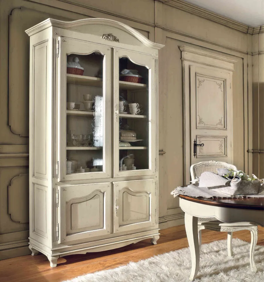 picture 1 Exclusive four-door glass shelf – straight from Italy - Interiors Italia