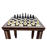Zdjęcie Stylowy stół szachowy