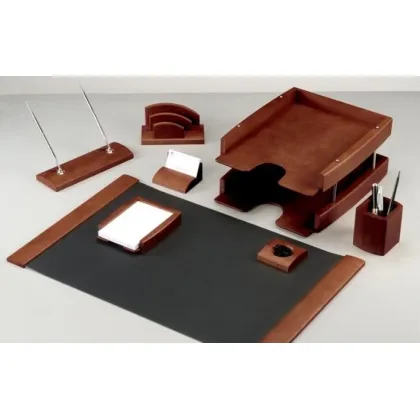 Zdjęcie Klasyczny zestaw biurkowy