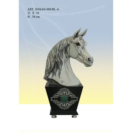 Zdjęcie Prestiżowy posąg z głową konia