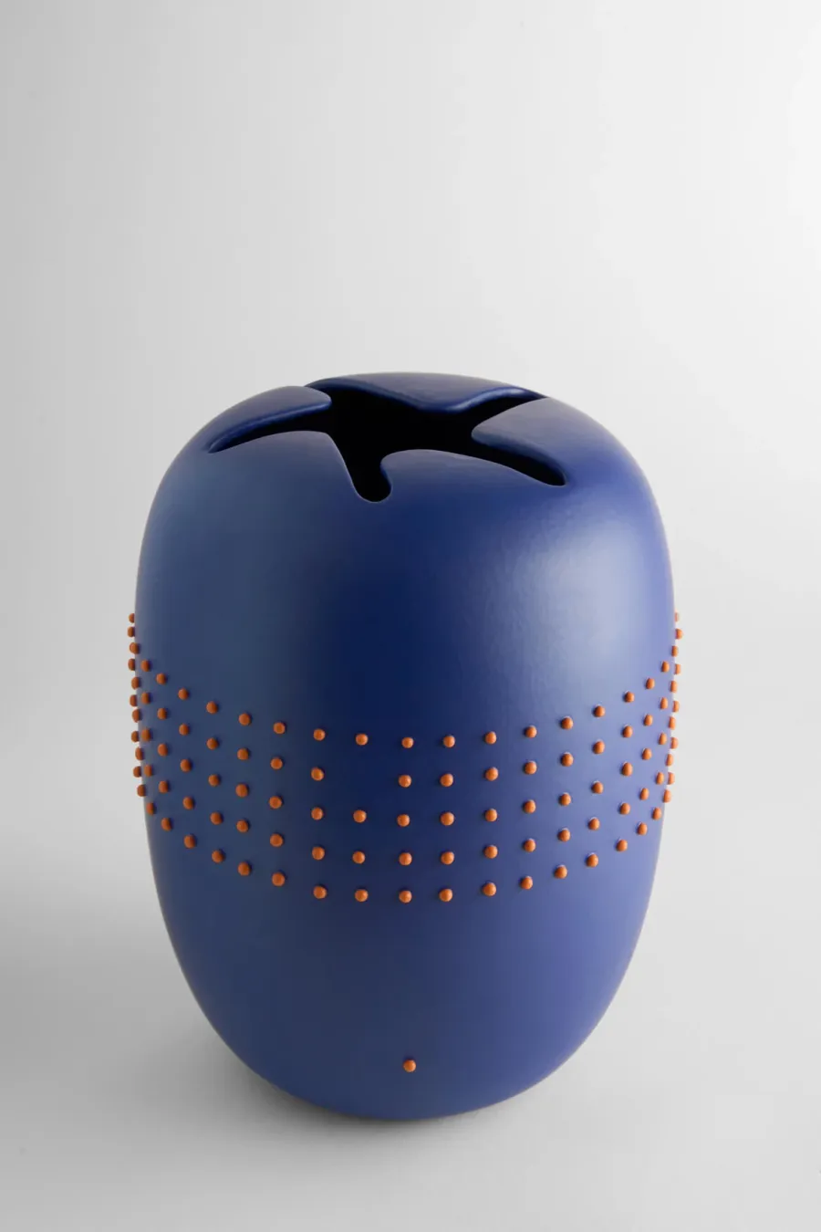 obrazek 1 Awangardowy włoski wazon z ceramiki do salonu - design Arik Levy