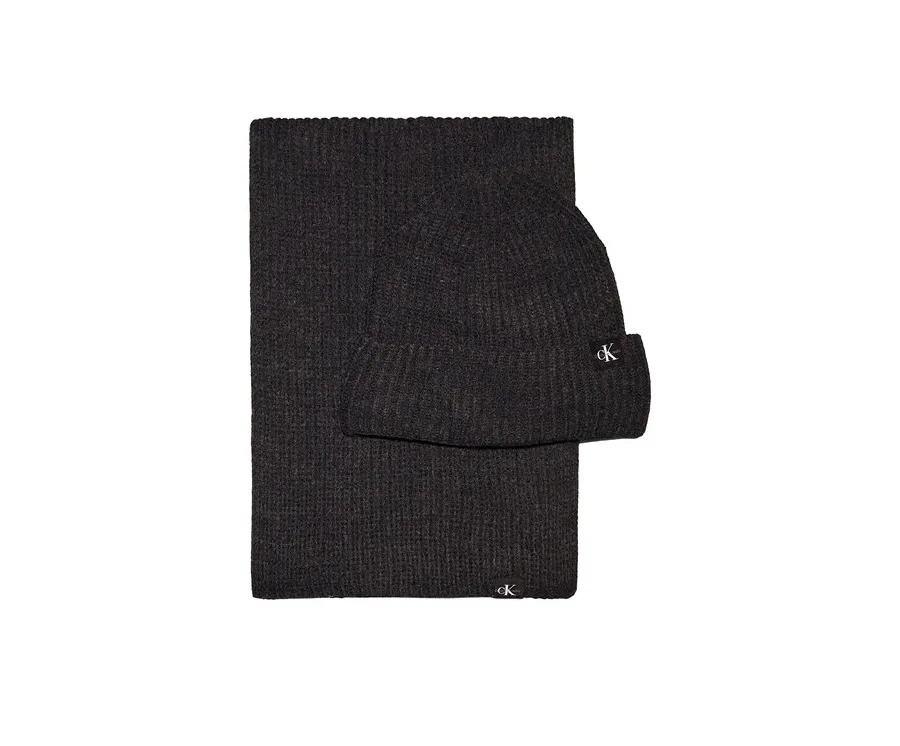 obrazek 1 Calvin Klein Jeans Zestaw Szalik i Czapka IU0IU00638 Czarny