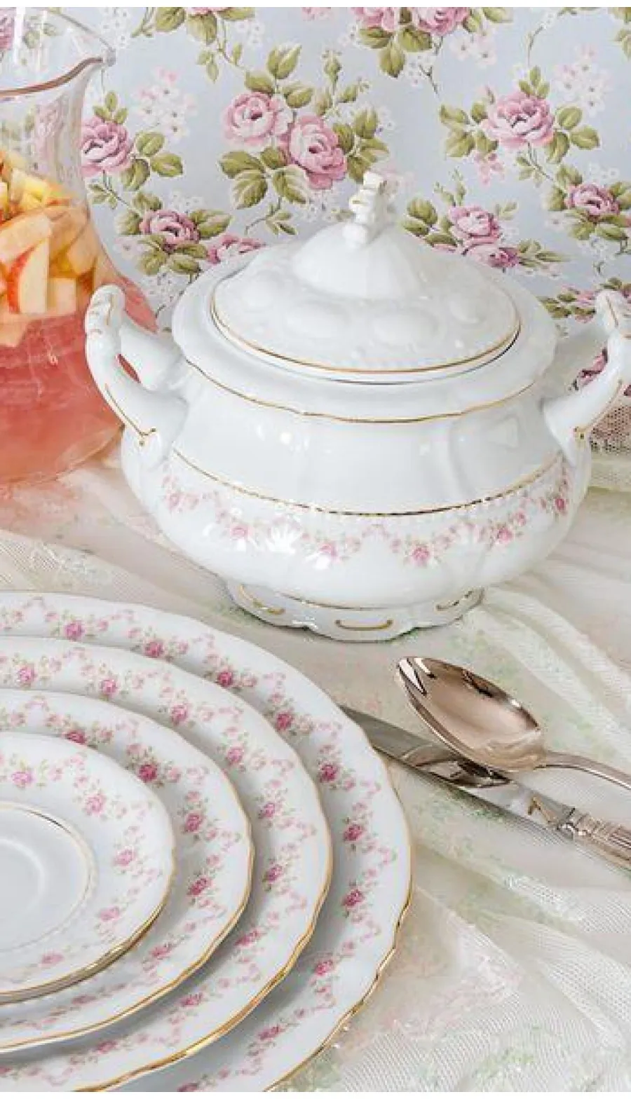 obrazek 3 Elegancka 25-częściowa zastawa obiadowa z porcelany zdobiona girlandami z róż - Leander