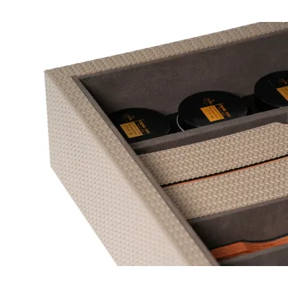 Zdjęcie Solidne drewniane pudełko obite skórą