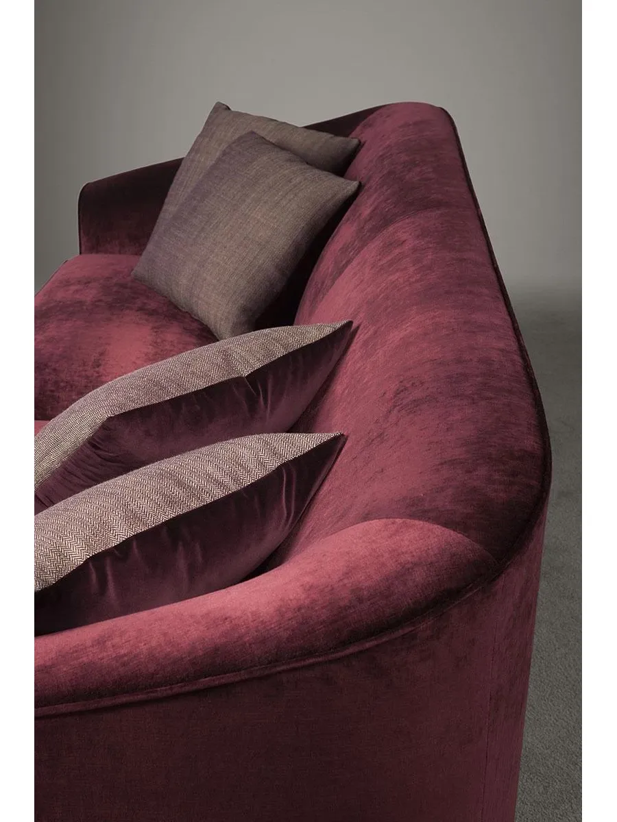 obrazek 8 Wytworna sofa Clarisse dostępna w 3 rozmiarach
