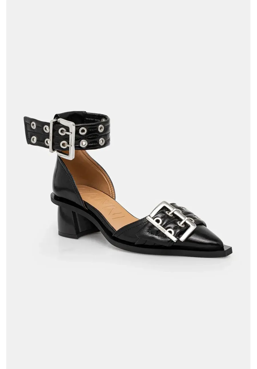 obrazek 1 GANNI czółenka Feminine Buckle Open Cut Pump Naplack kolor czarny na słupku S2891