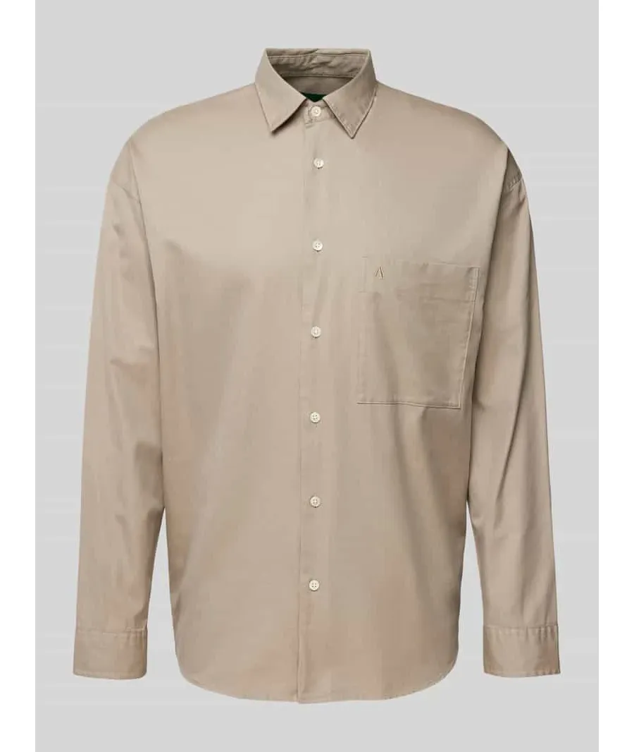 obrazek 1 Koszula casualowa o kroju relaxed fit z nakładaną kieszenią na piersi