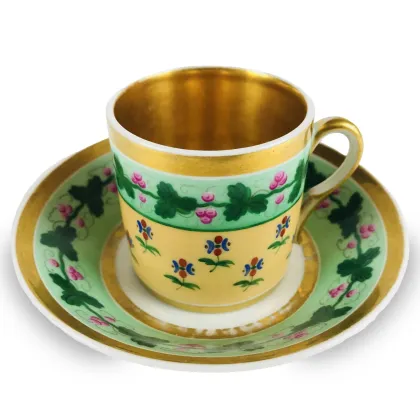 Zdjęcie Antyczna porcelanowa filiżanka z XIX wieku w idealnym stanie