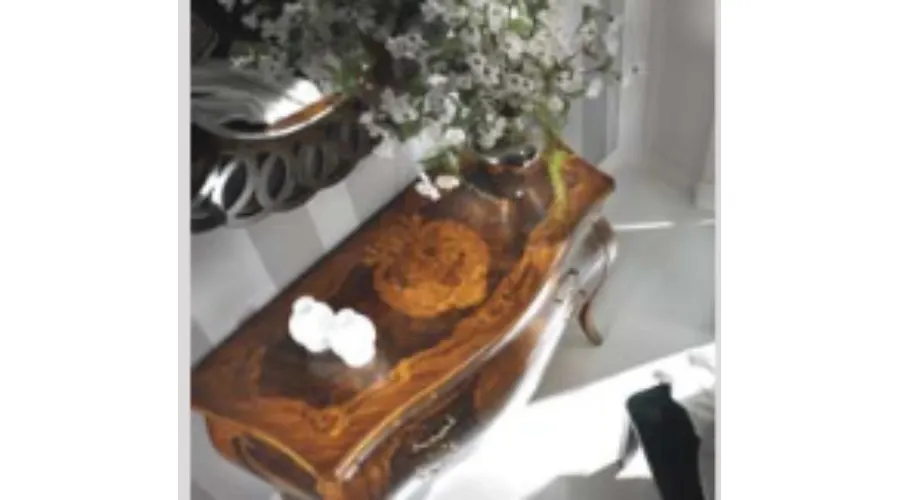 obrazek 2 Urokliwa antyczna komoda do sypialni z drewna wiśniowego