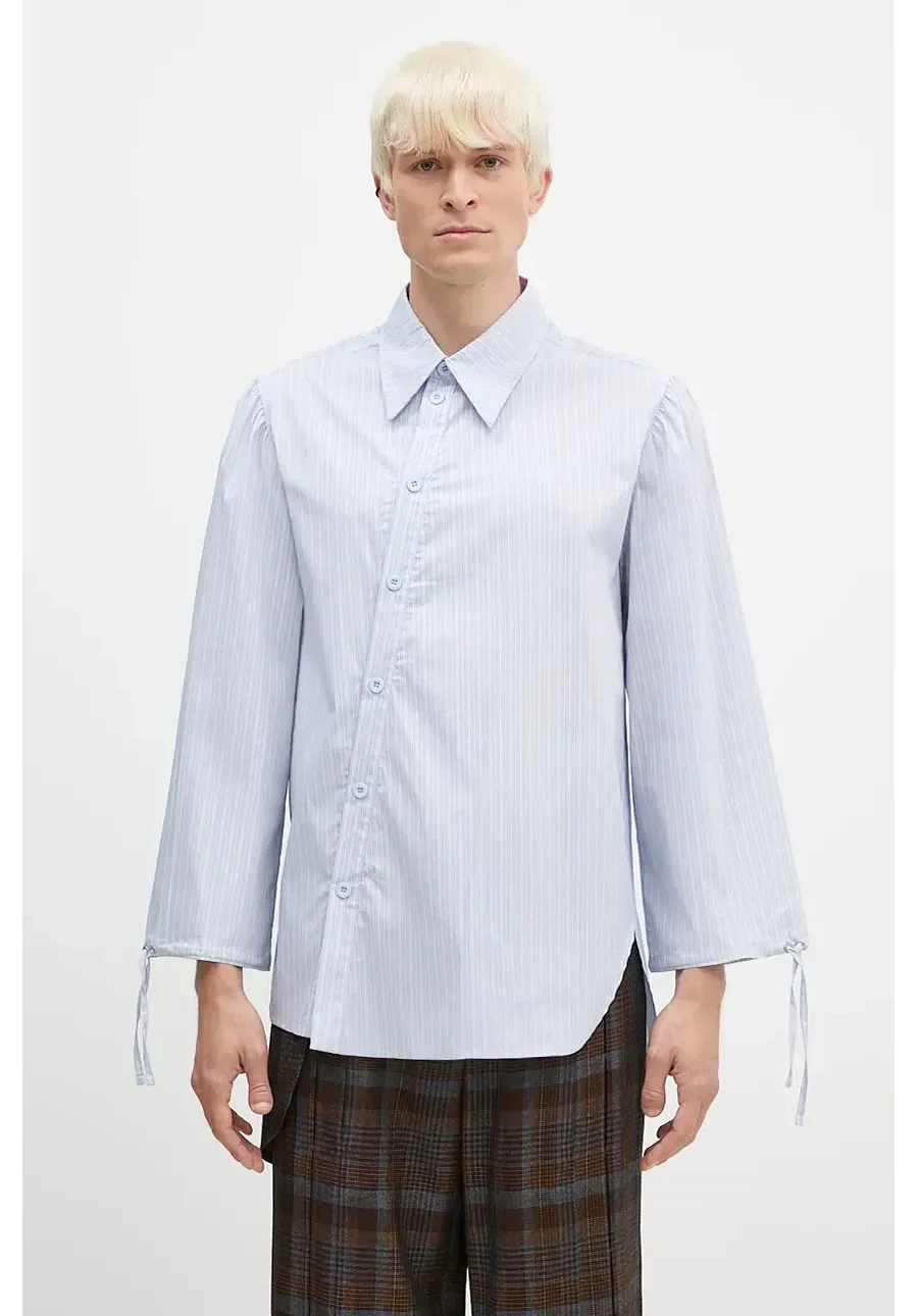 obrazek 1 Andersson Bell koszula Bouquet Stripe Asymmetric Shirt męska kolor niebieski relaxed z kołnierzykiem klasycznym atb1140m