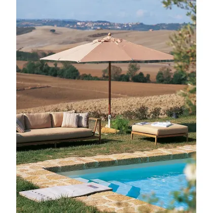 Zdjęcie Kwadratowy parasol Lipari 400×400 cm w kolorze liny na taras