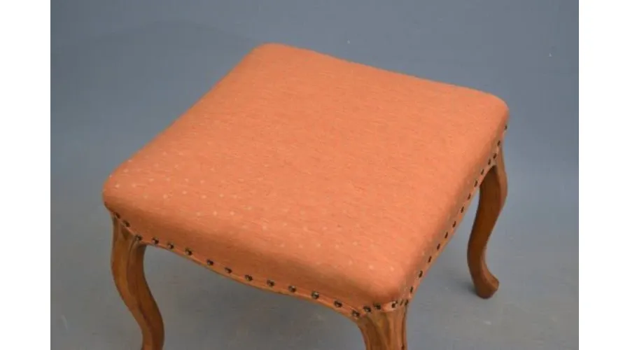 obrazek 2 Elegancki taboret toaletka z drewna orzechowego z kwadratowym siedziskiem - antyk