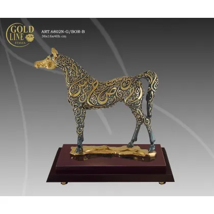 Zdjęcie Stylowa pozłacana figura konia