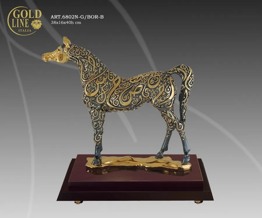obrazek 1 Stylowa pozłacana figura konia
