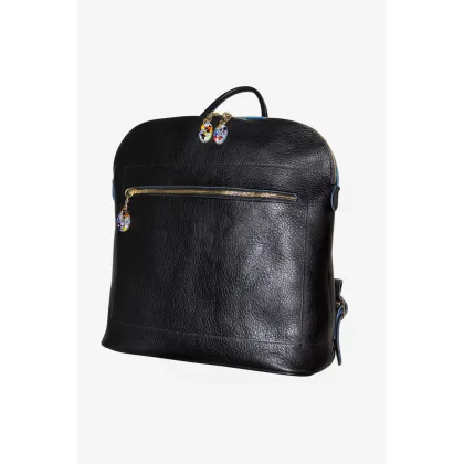 Zdjęcie Czarny stylowy plecak wykonany ze skóry - Terrida