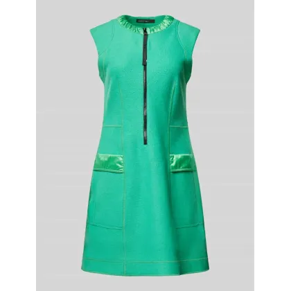 Zdjęcie Sukienka wełniana z ozdobnymi szwami