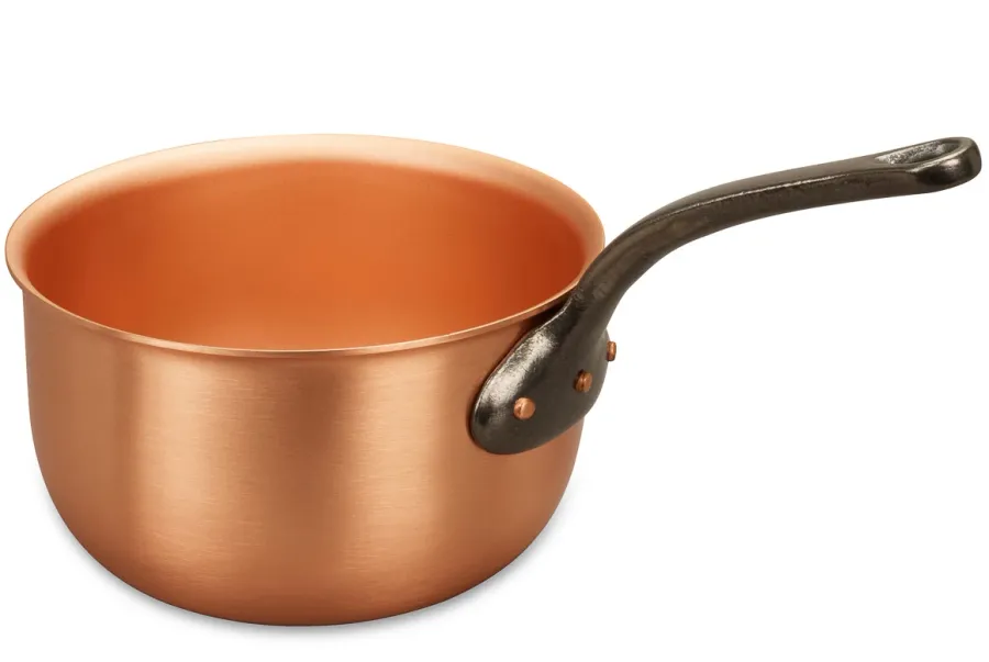picture 1 16 cm saucepan for caramelized sugar from Belgium
