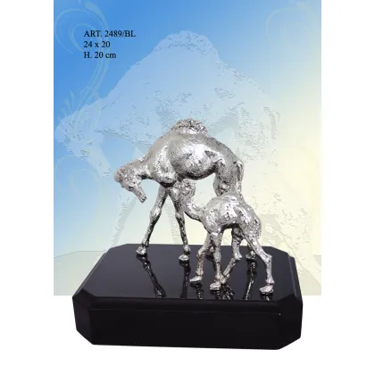 Zdjęcie Piękna wielbłądzia figóra włoskiego producenta