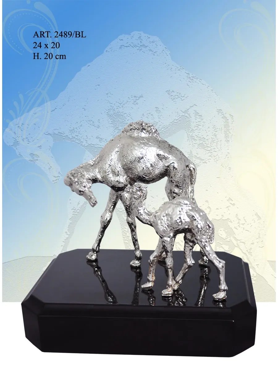 obrazek 1 Piękna wielbłądzia figóra włoskiego producenta