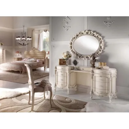 Picture Oval decorative mirror for the bedroom or living room