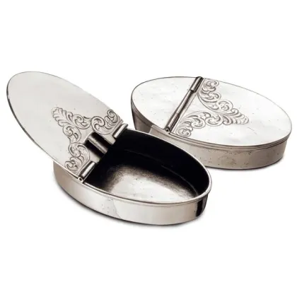 Picture Beautifully decorated silver-plated ashtray