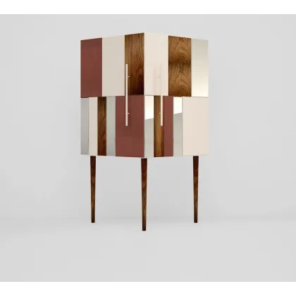 Zdjęcie Elegancka gablota do wytrawnego salonu – Muranti