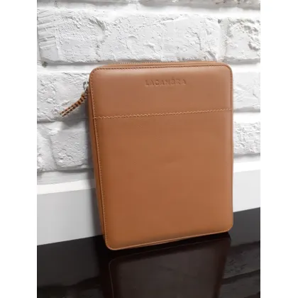 Zdjęcie Skórzane brązowe etui na iPad