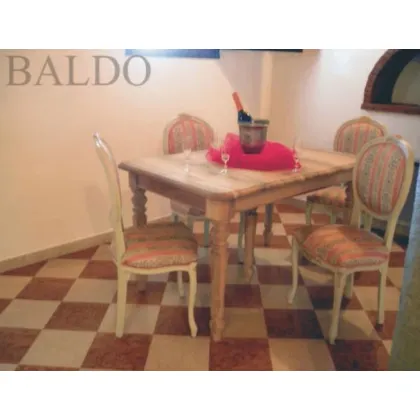 Zdjęcie Klasyczny prostokątny stół jadalny w wielu wariantach