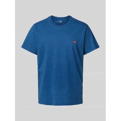 Zdjęcie T-shirt z naszywką z logo