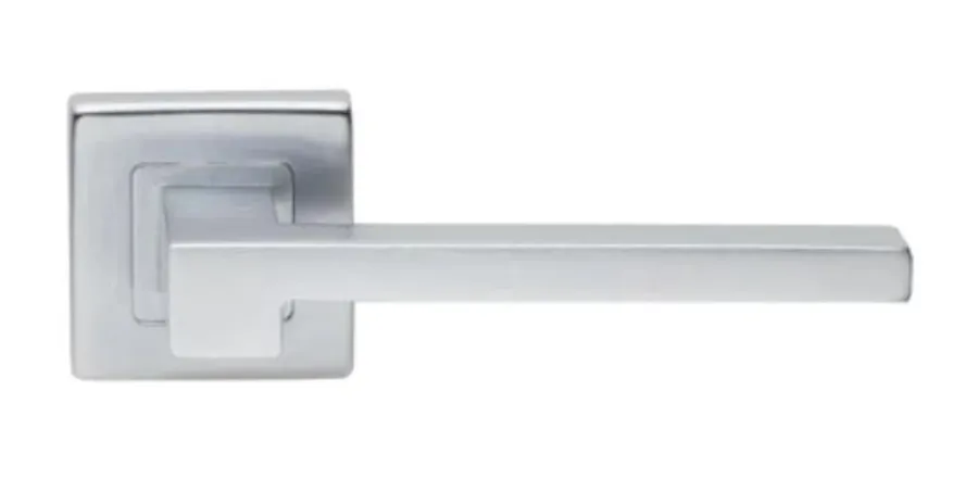 obrazek 1 Niezwykła mosiężna klamka Morphos Light CSA