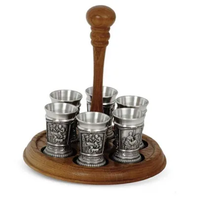 Zdjęcie Niezwykły zestaw 6 kieliszków do wódki na drewnianym stojaku