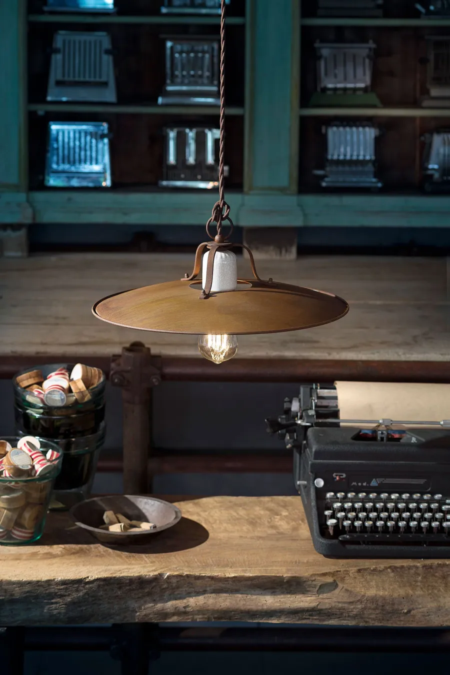 obrazek 2 Oryginalna włoska lampa wisząca Grunge w stylu retro