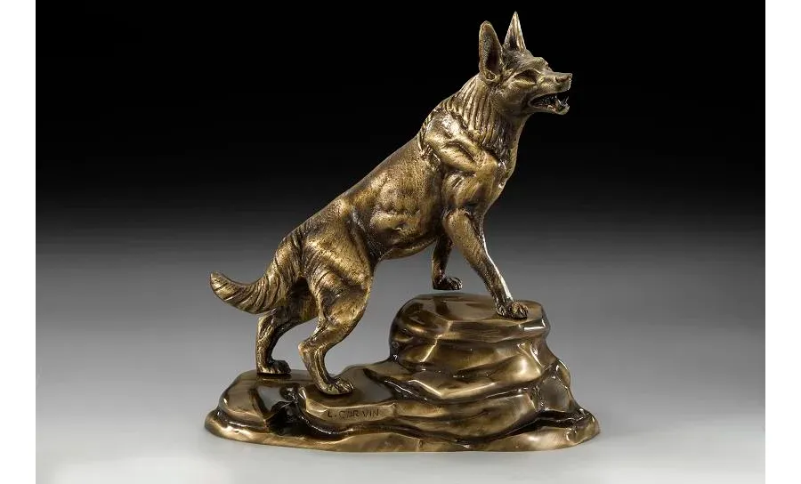 obrazek 1 Elegancka figura wilka z brązu