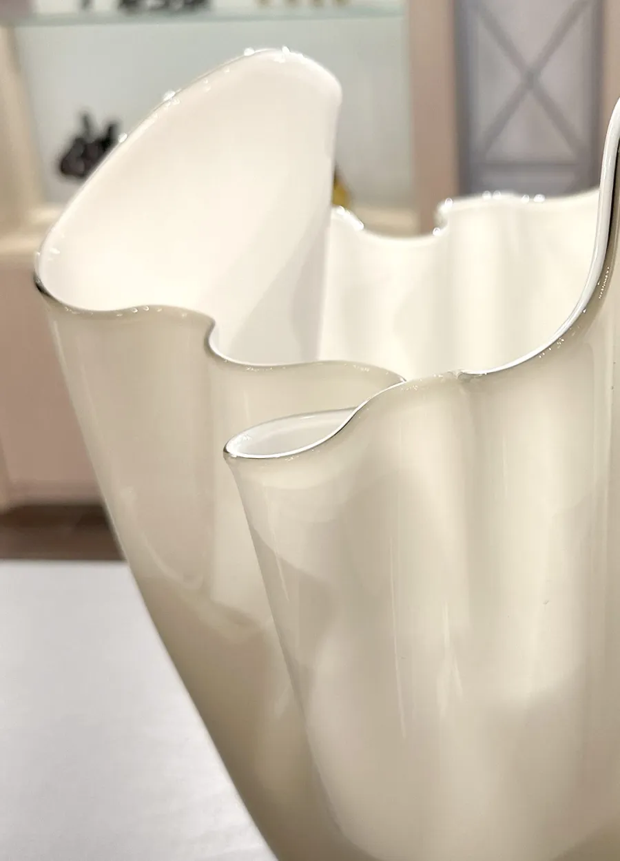 obrazek 5 Klasyczny wazon na kształt chusteczki z dmuchanego szkła Murano rozmiar medium