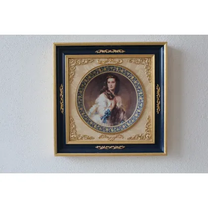 Zdjęcie Piękny porcelanowy obraz dekoracyjny w drewnianej ramie