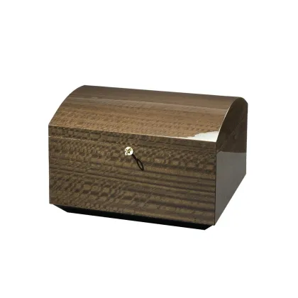 Picture A prestigious cigar case made of cedar and eucalyptus veneer