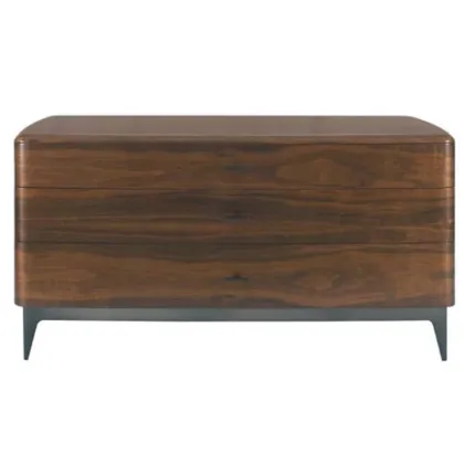 Zdjęcie Komoda wykonana z lakierowanego drewna - Ana Roque