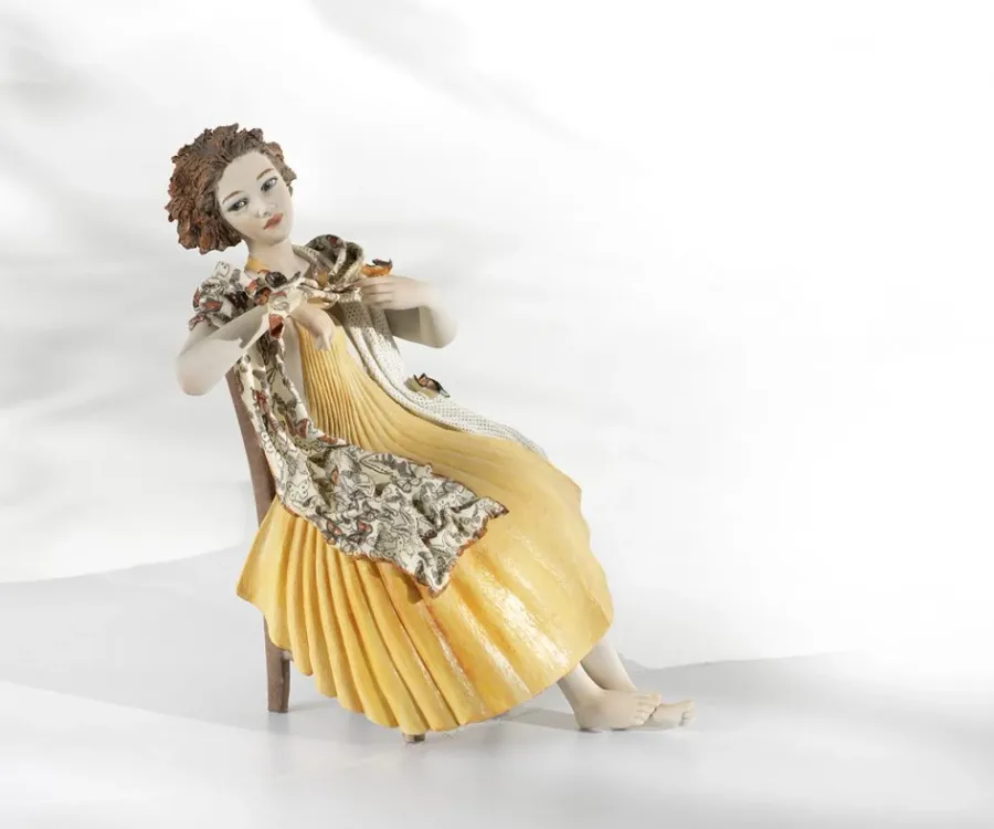 obrazek 1 Figurka kobiety z porcelany wykonana ręcznie - Sibania